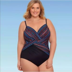 Women's Plus Size Slimming Control Cross Front One Piece Swimsuit Size 22W.